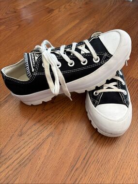 Platform Converse women’s size 6